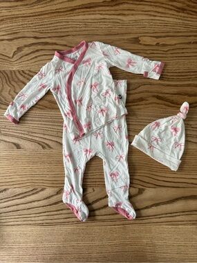 Kyte Baby Pink Bow Print 2-Piece outfit with Hat - Baby Girls